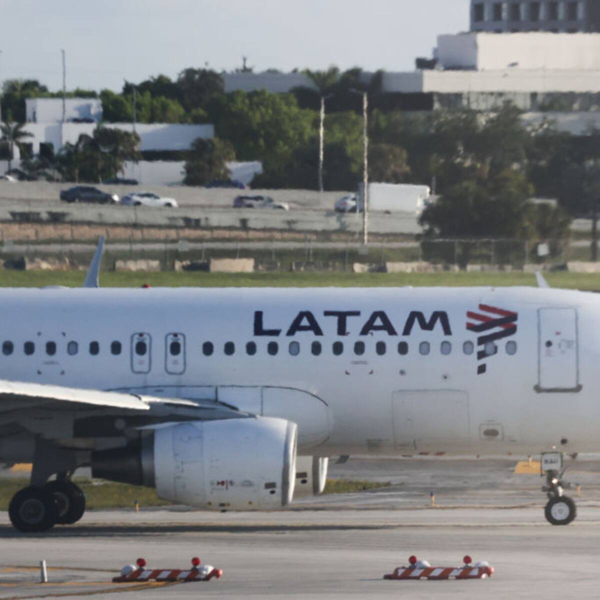 LATAM asegura que operación del aeropuerto debe estar alineada con estándares internacionales