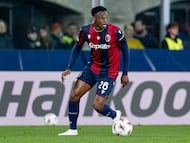 Jhon Lucumi of Bologna FC in action during the UEFA Europa League 2025/26 Round of 16 First Leg match between Bologna FC 1909 and AS Roma at Stadio Renato Dall'Ara on March 12, 2026 in Bologna, Italy. (Photo by Giuseppe Maffia/NurPhoto via Getty Images)