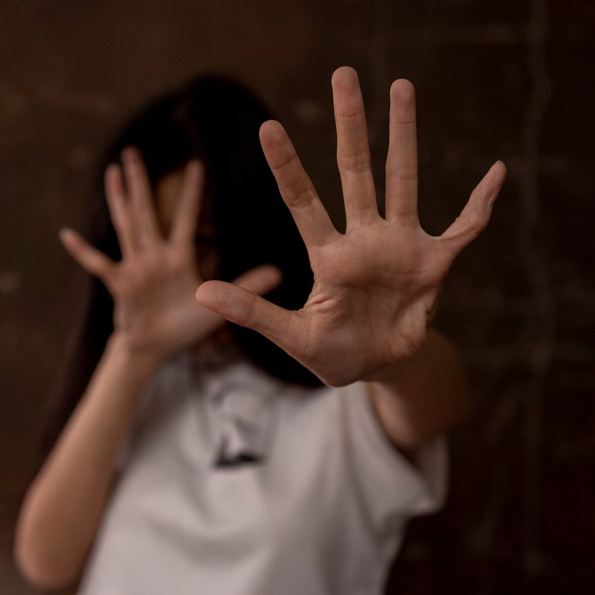 Una madre golpeaba en repetidas ocasiones a su hija menor de edad y la hizo abortar