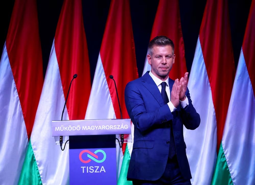 El líder de la oposición en Hungría, Peter Magyar, confirmó que el primer ministro, Viktor Orbán, lo llamó para felicitarlo por el triunfo electoral.
(Foto: Cortesía)