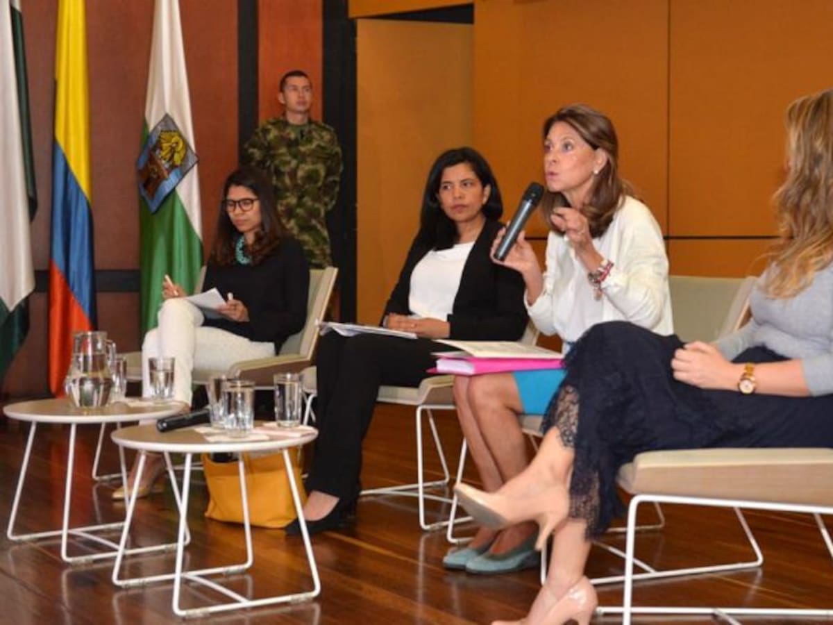 En el país ya tenemos demasiadas psicólogas: Martha Lucia Ramírez
