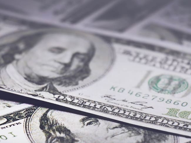 Dólar en Colombia alcanzó a cerrar por debajo de $4.000 este martes