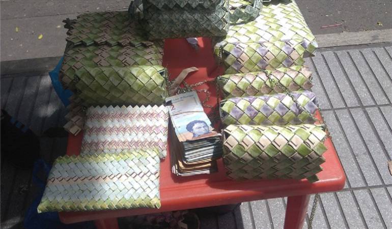 Bolsos elaborados con bolívares