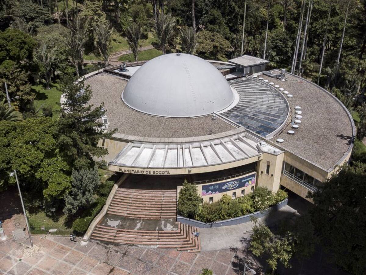 Llega a Chía por primera vez el Planetario, divulgando la astronomía