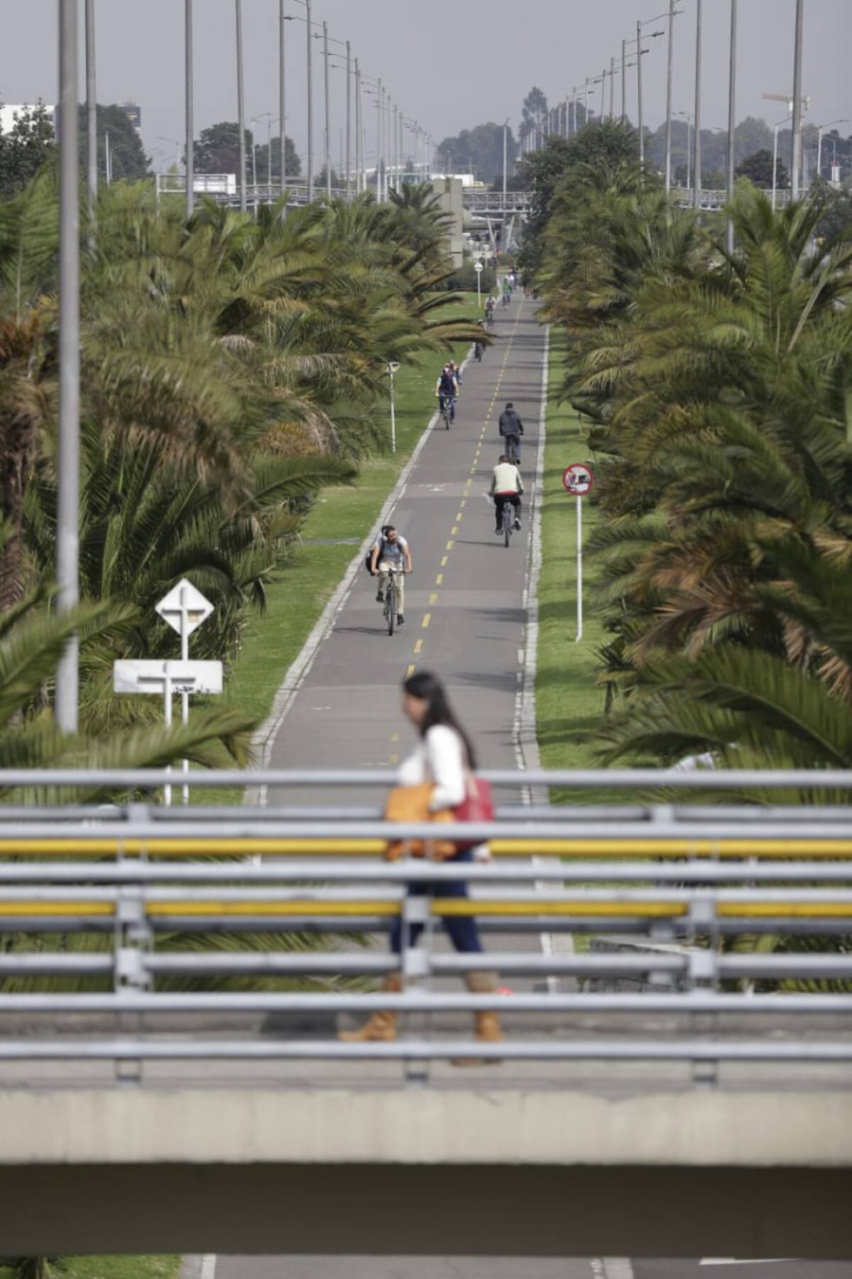 Las calles se ven libres de trafico de carros