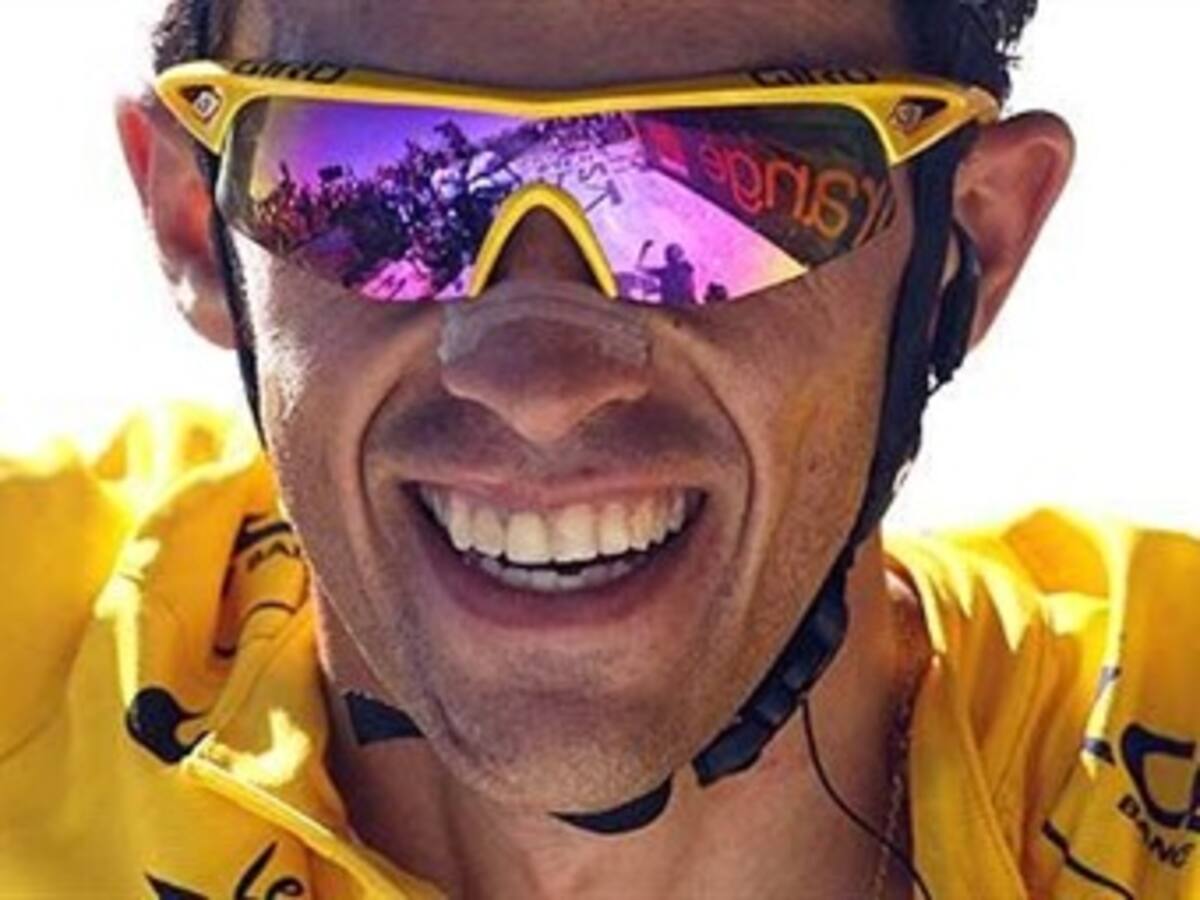 Alberto Contador sufre golpe en rodilla derecha mientras entrena