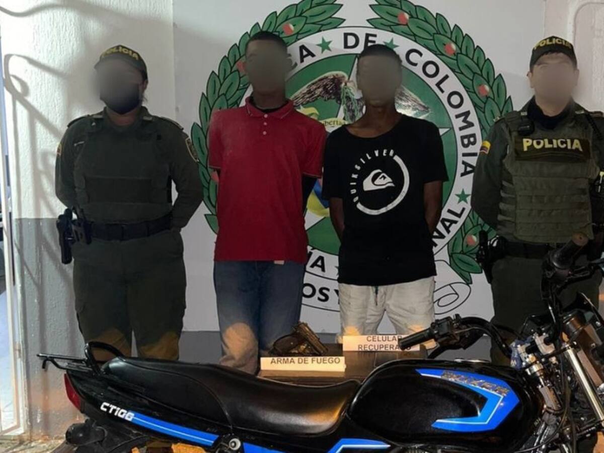 Hurtaron celular y fueron capturados por la policía en Cartagena