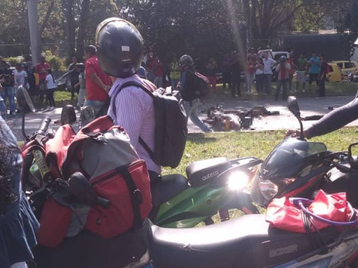 En accidente de tránsito mueren tres miembros de una familia en Medellín
