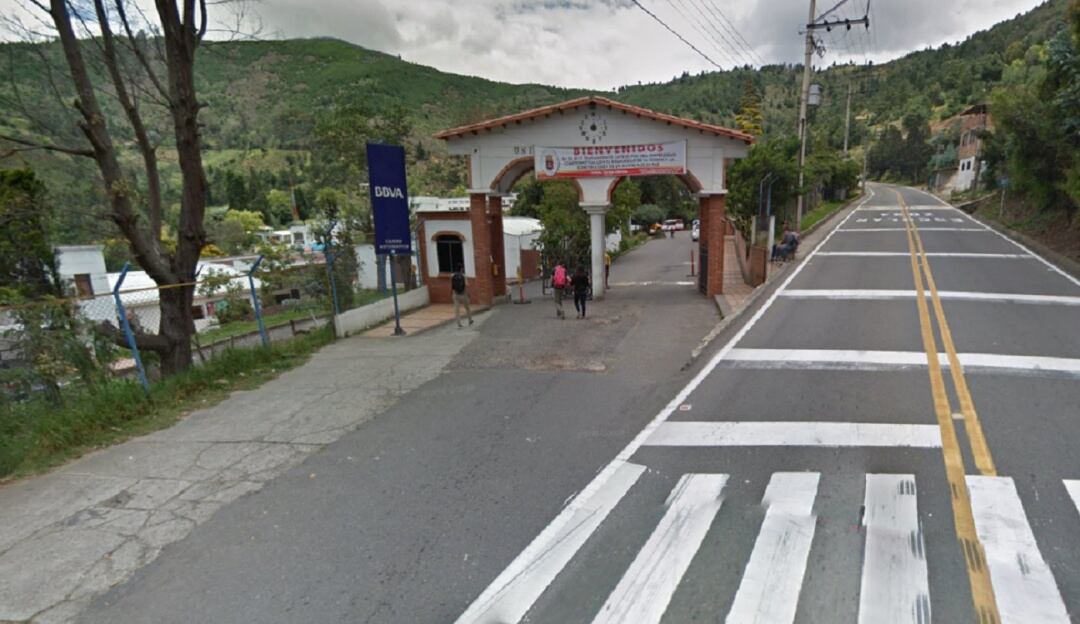 Entrada a la Universidad de Pamplona