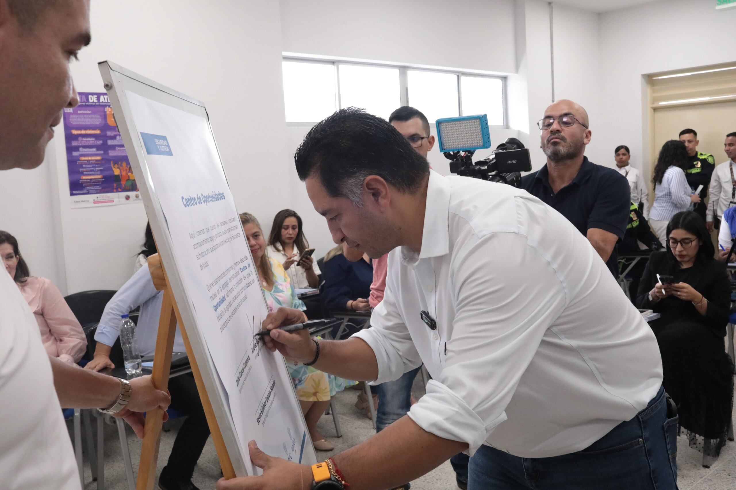 Este modelo ya se aplica en Medellín y Buenaventura, según el Ministerio, con buenos resultados. Foto: Alcaldía de Cali.