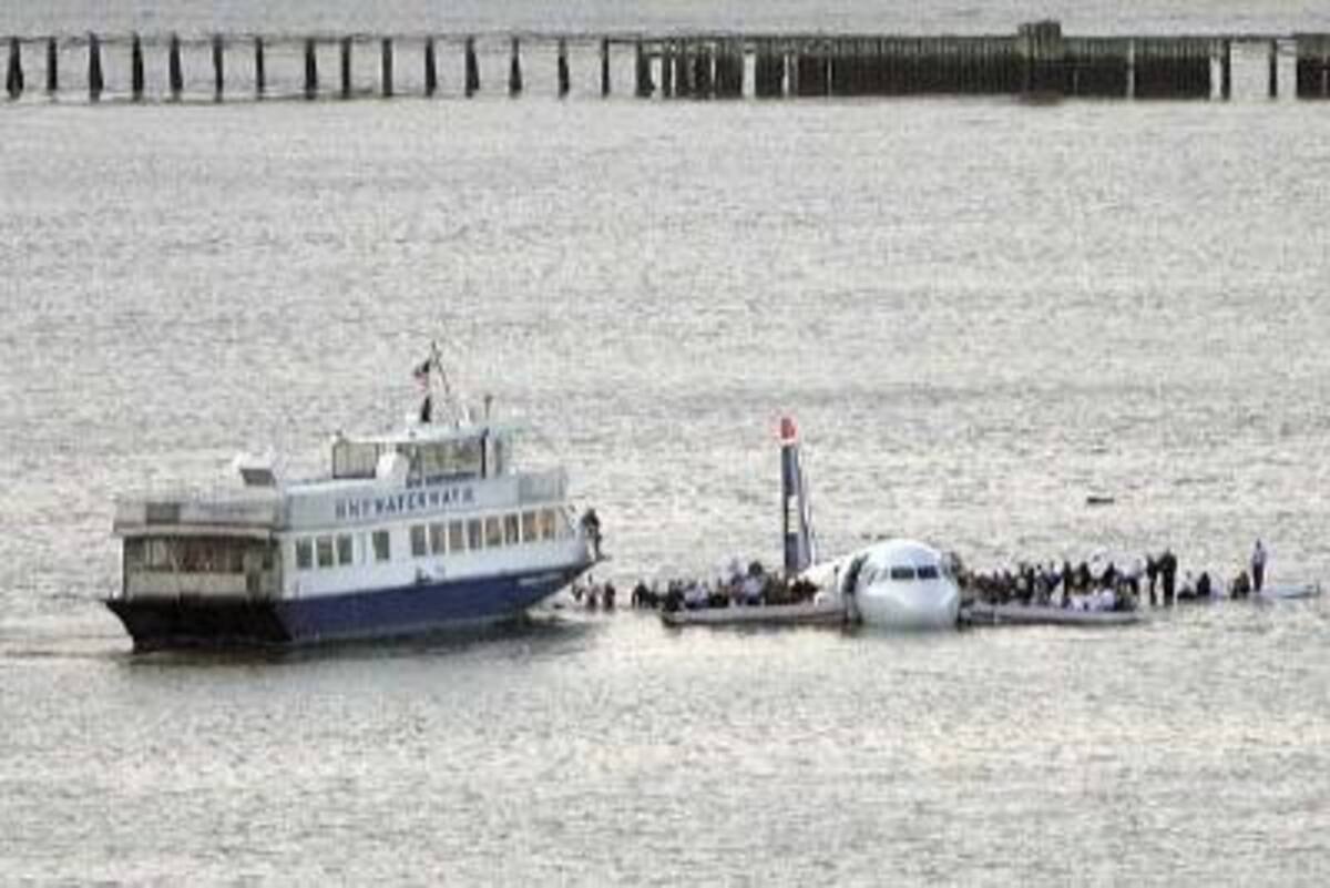 Avión de US Airways cae al río Hudson