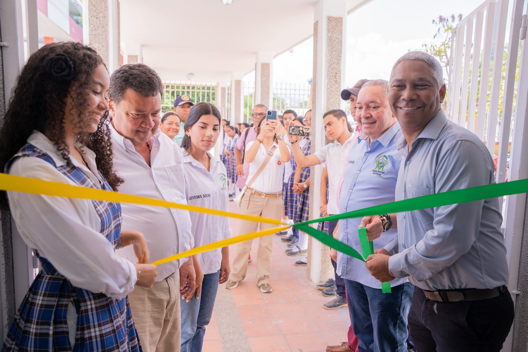 Entregan obras en colegio de Ciénaga, Magdalena . Alcaldía Municipal y Drummond Ltd. Colombia