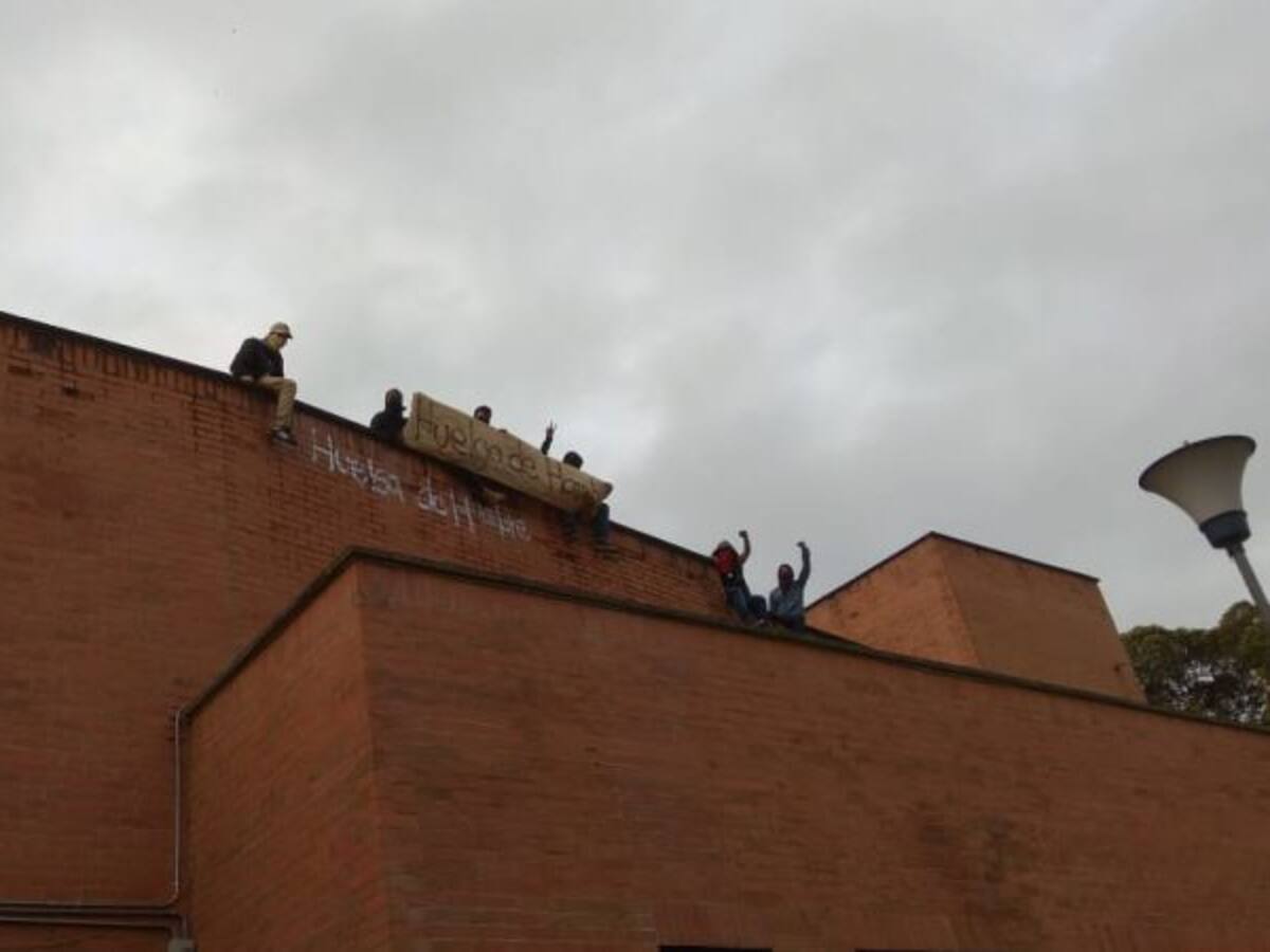 Estudiantes levantan huelga de hambre tras 30 horas de protesta