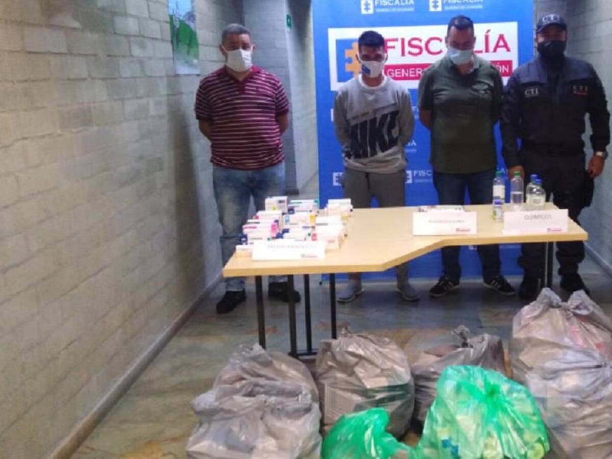 Acusan a dos hombres de robar medicamentos de alto costo de un hospital