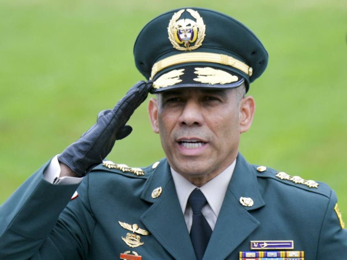 El alcalde de Medellín dice que el general Zapateiro debe renunciar al cargo