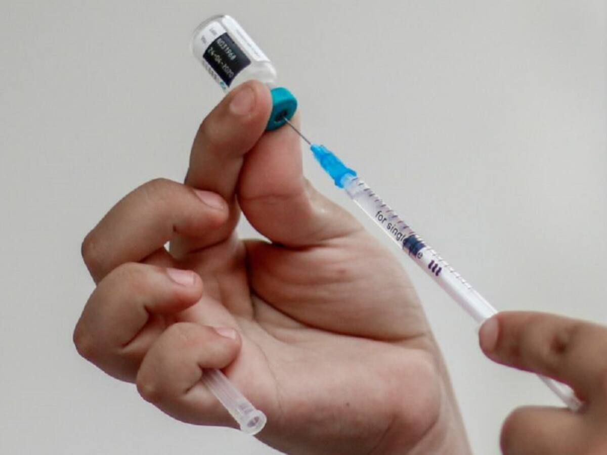 En Armenia, Calarcá y La Tebaida estarían presuntos colados en vacunación