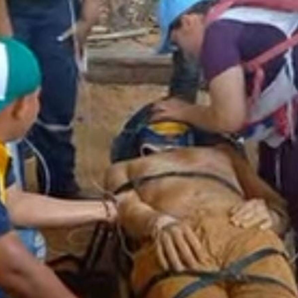 Rescataron con vida al minero que estuvo atrapado por un talud más de 20 horas en El Bagre
