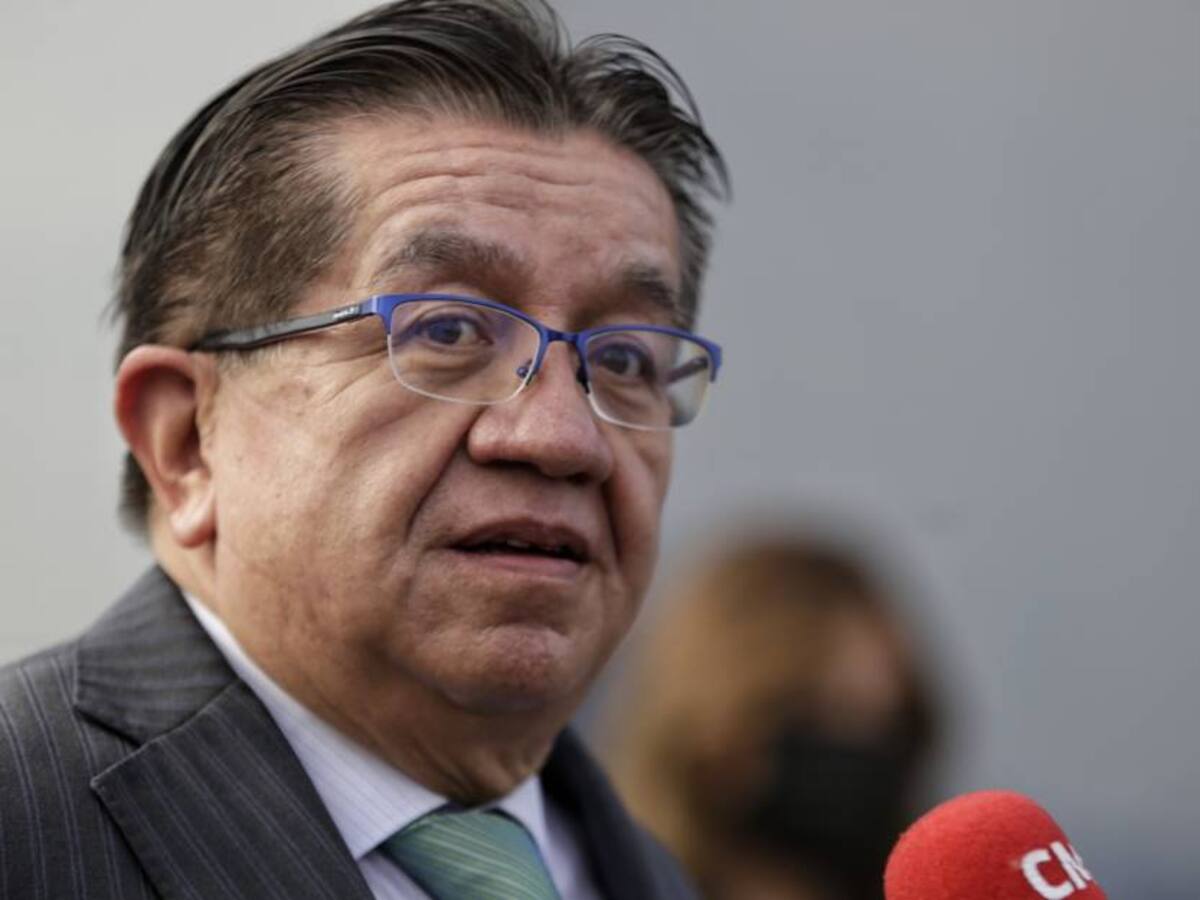 MinSalud, citado a control político por no reglamentar ley de comida chatarra