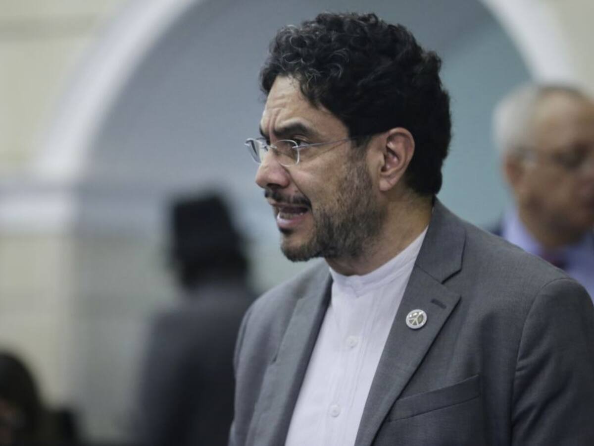Iván Cepeda: "No vamos a reprimir ni silenciar a la oposición"