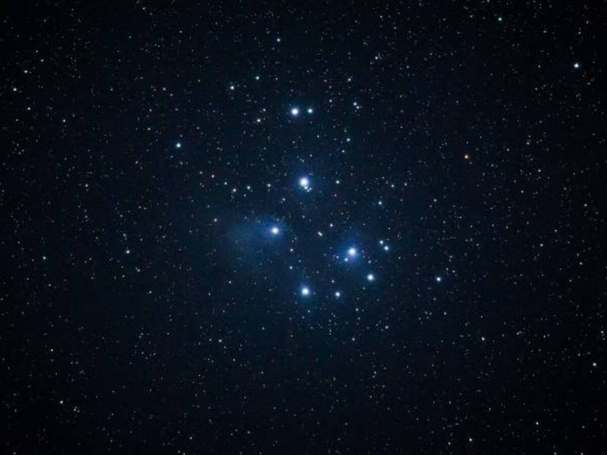 Primeras estrellas se "encendieron" 180 millones de años tras el Big Bang