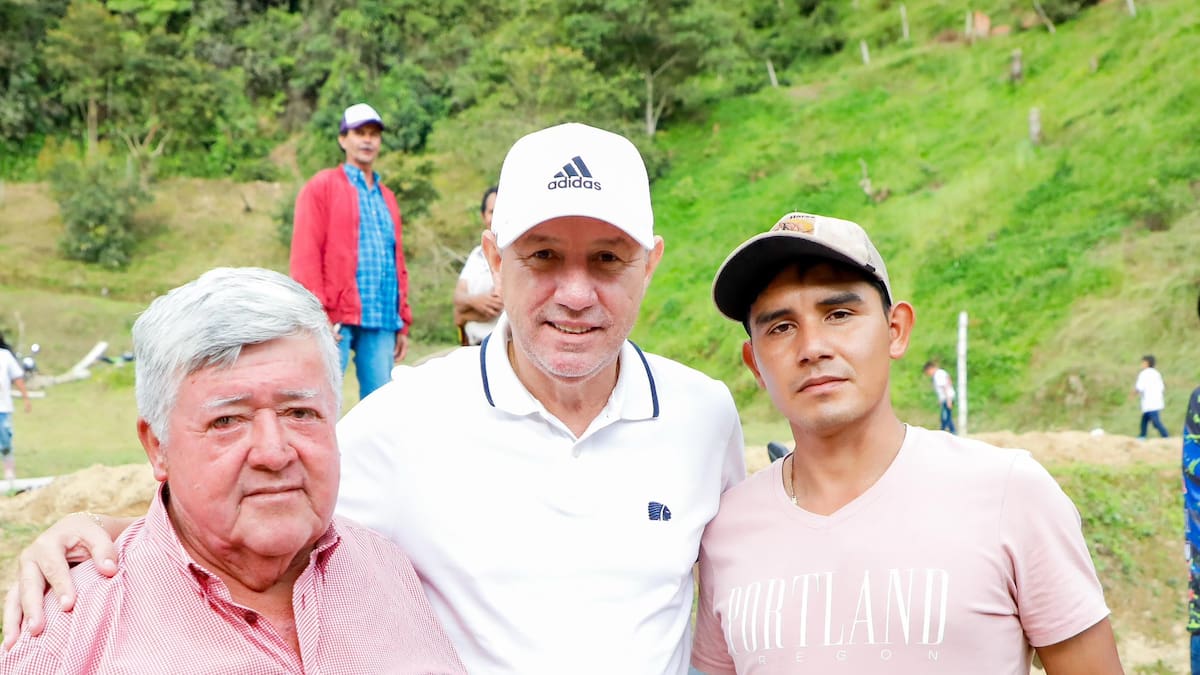 Alcalde de Piedecuesta, Óscar Santos hace críticas al gobernador de Santander, Juvenal Diaz