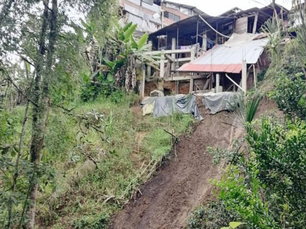 Fuertes lluvias provocaron deslizamiento de tierra en Guática, Risaralda