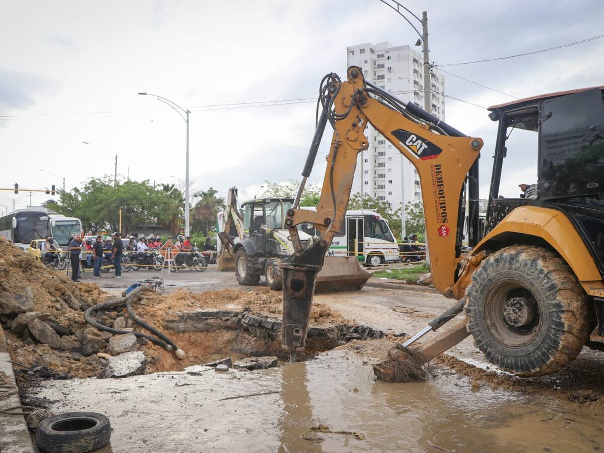 ¿Cómo va la reparación del tubo realizada por Acuacar frente al barrio Ceballos?