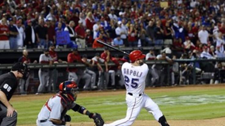 Vigilantes a un triunfo del título de la Serie Mundial de béisbol