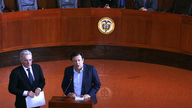 Ante la Corte Suprema de Justicia hubo conciliación entre el exgerente del Canal Capital, Hollman Morris, y el expresidente de la República, Álvaro Uribe Vélez. Foto: Prensa Corte Suprema de Justicia