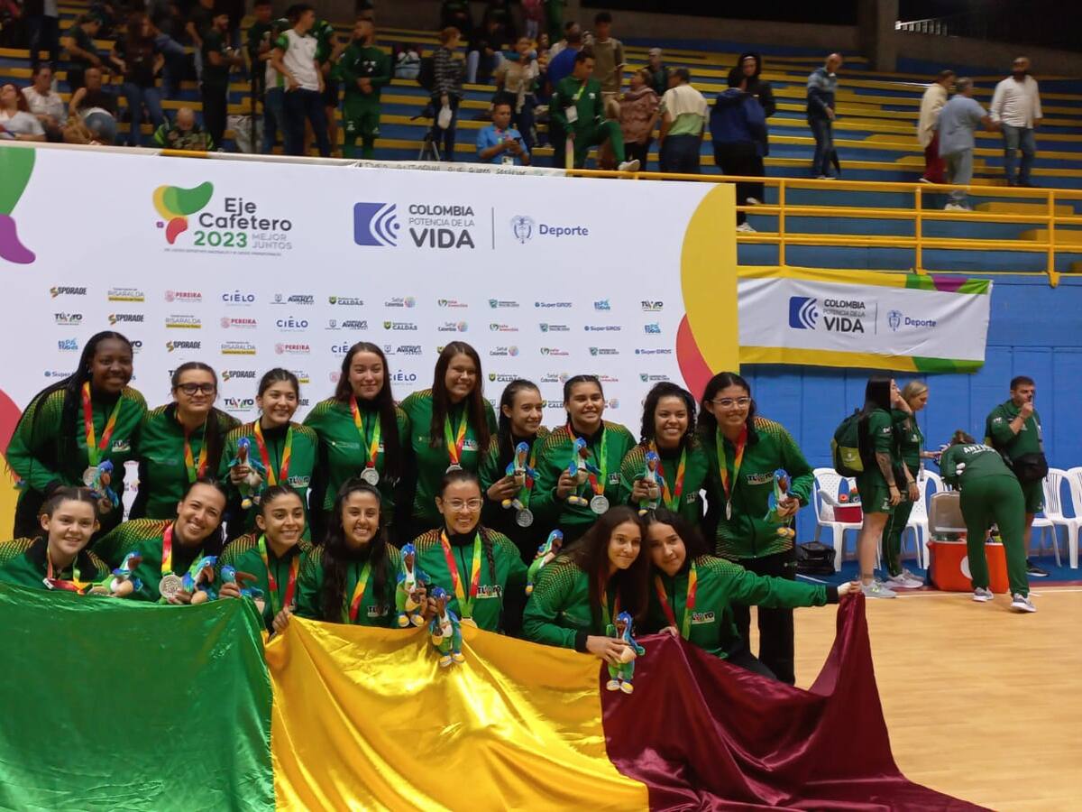 ¡Qué Orgullo! Medalla de plata para la selección Quindío de balonmano femenino