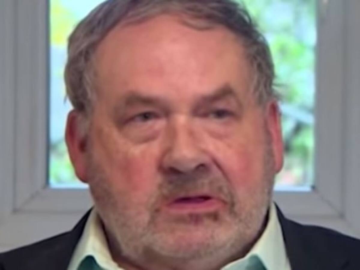 Pasajero del vuelo de Ryanair se arrepiente por comentarios racistas