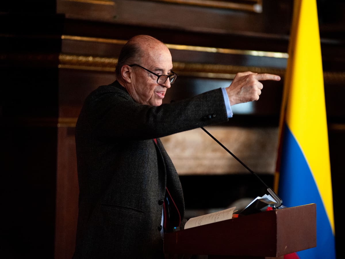 Lo que revela el intento de golpe de Estado de Álvaro Leyva