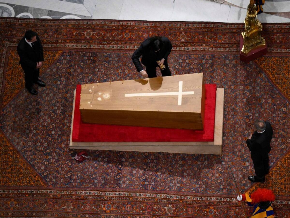 Ritual de sellado del féretro del Papa Francisco: en qué consiste esta tradición y qué cambio