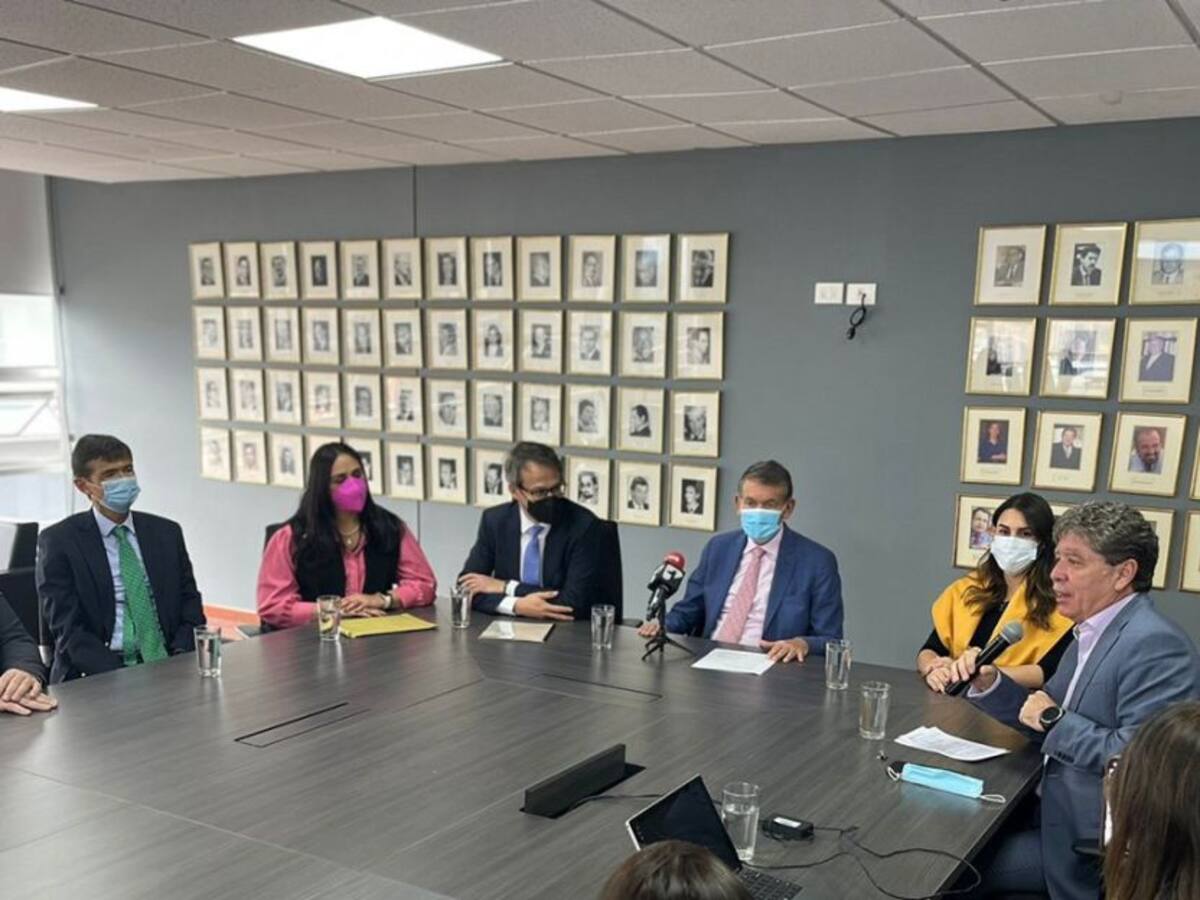 Avianca oficializó hoy el reintegro de 104 aviadores tras la huelga de 2017