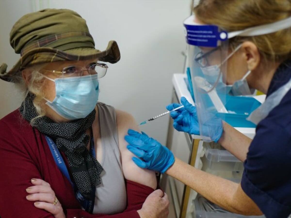 Enfermera colombiana en Reino Unido cuenta cómo avanza la vacunación