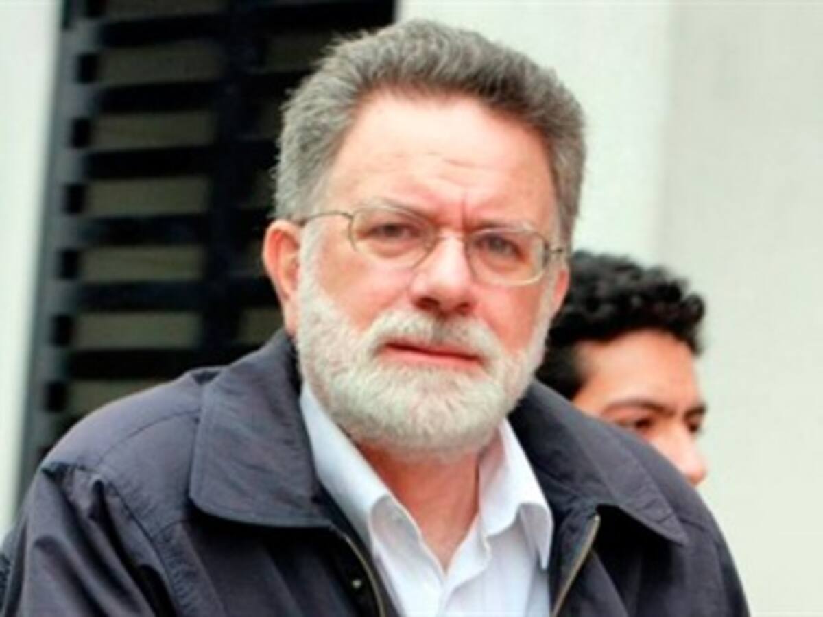 Restrepo anuncia que buscará asilo y arremete contra la Fiscalía