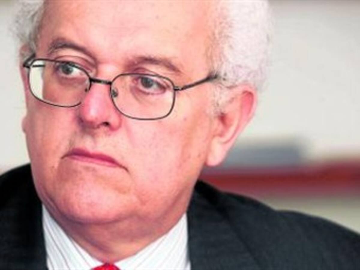Ex ministro Ocampo cree que el Emisor debe empezar a actuar frente al dólar