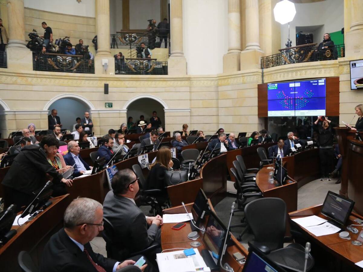 Revisarán cámaras de Senado tras aparición de voto de más en elección de magistrado