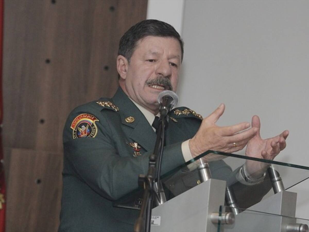 Mindefensa confirma solicitud de baja del general Javier Flórez