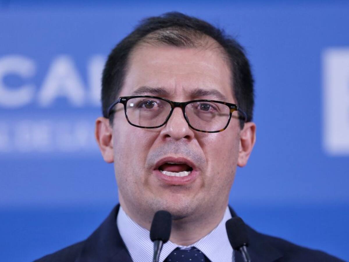 Fiscalía aplicará extinción de dominio a camiones que bloqueen vías