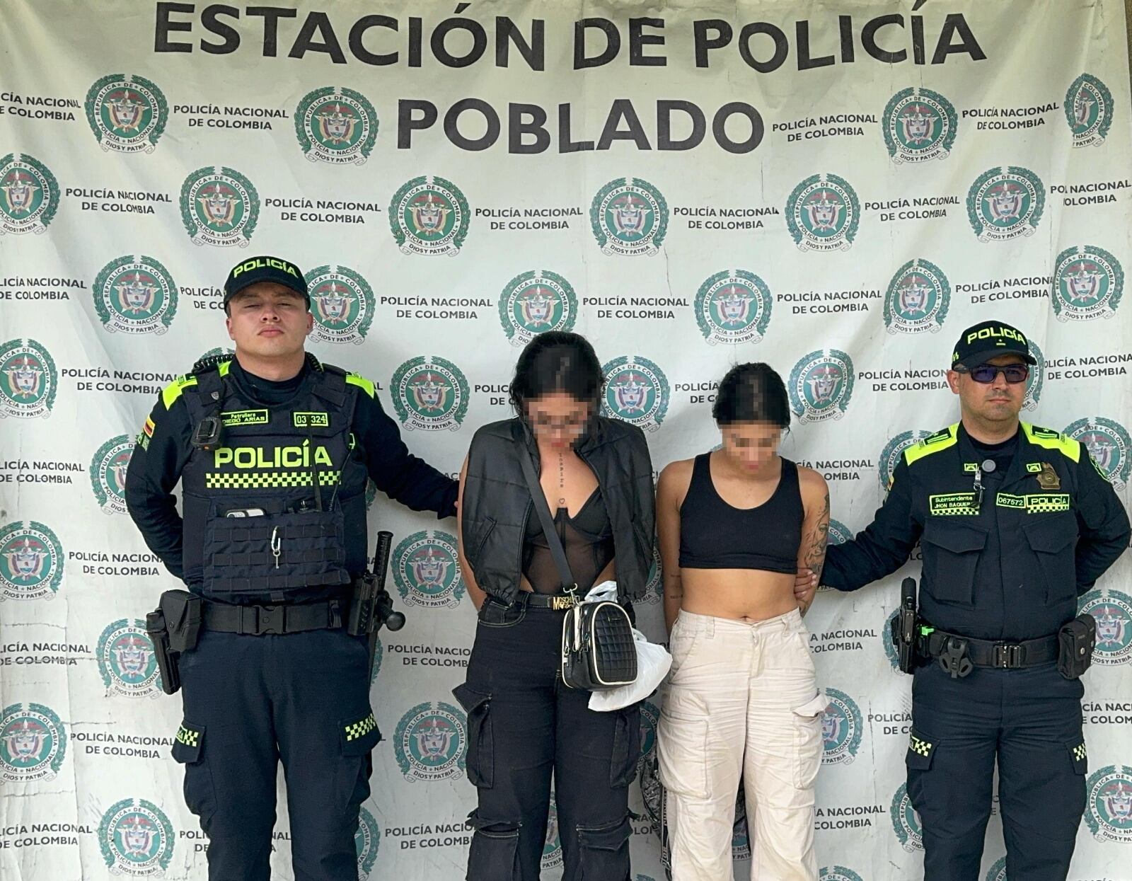 Dos mujeres fueron capturadas por drogar y robar a extranjeros en Medellín. Foto: Policía Meval.