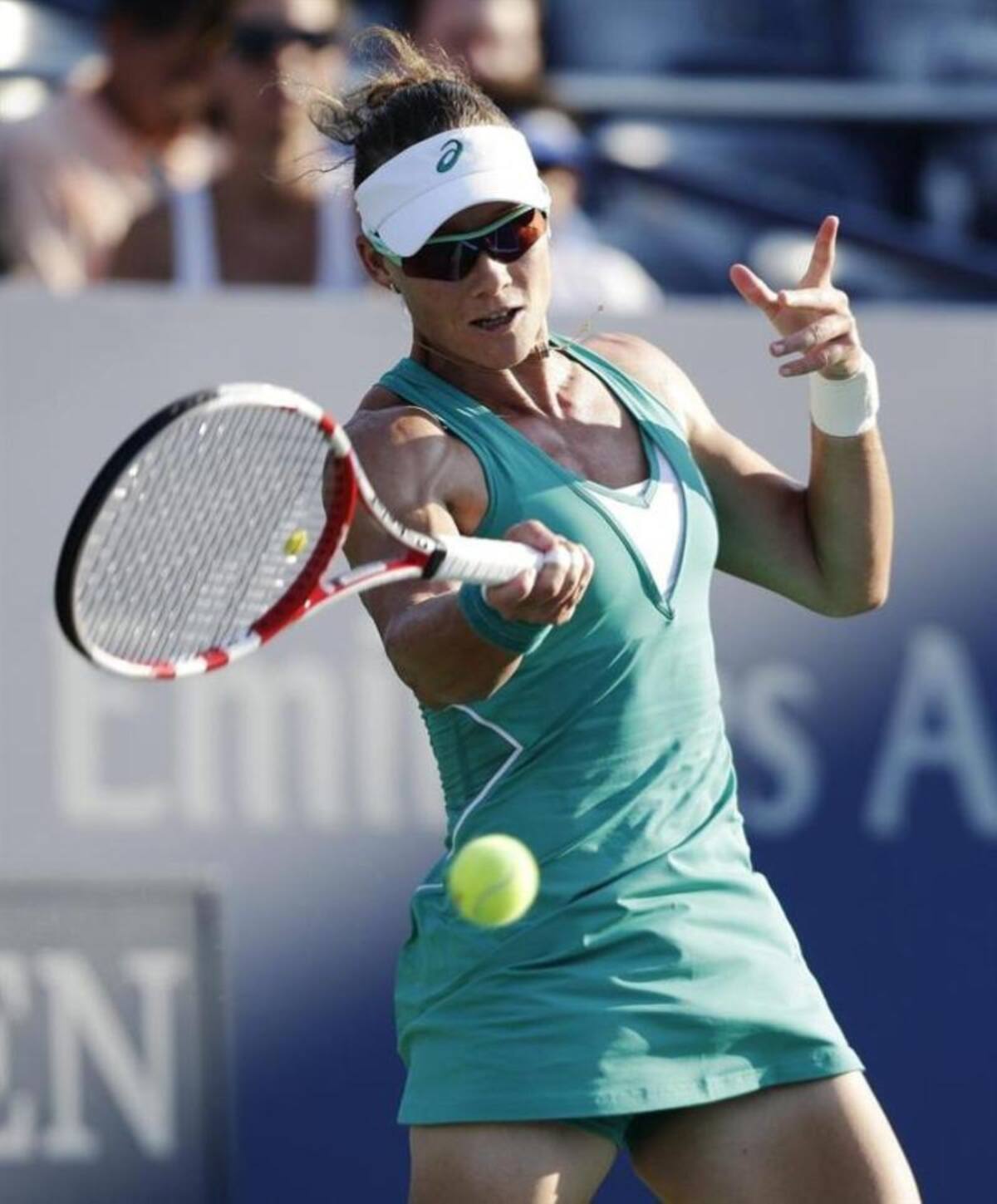 La tenista estadounidense, con 17 años, venció a la excampeona australiana Sam Stosur (foto), en la primera ronda del torneo y se convirtió en la sorpresa del día.