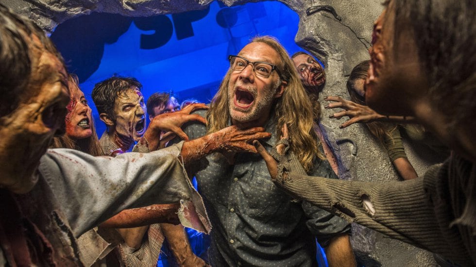 "No veo por qué no podemos tener una parrilla de Terminus justo al lado", bromeó Nicotero. "Pienso, al igual que con Harry Potter, que el mundo de 'Walking Dead' tiene grandes posibilidades de crecimiento y expansión".