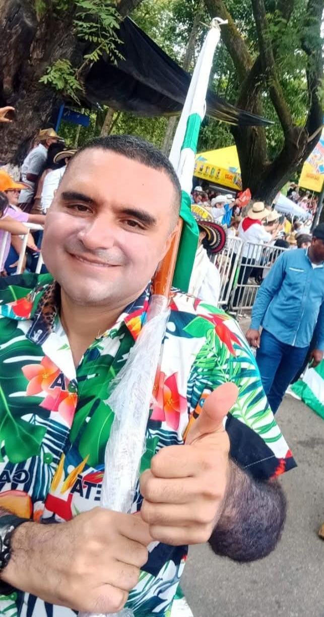 Una persona desde la multitud arrojó una lata. Foto Redes Sociales.