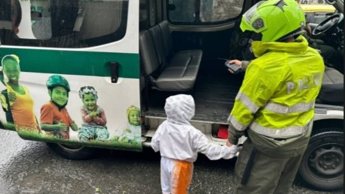 Comuna 13: la policía rescató por una ventana a un niño de cinco años abandonado