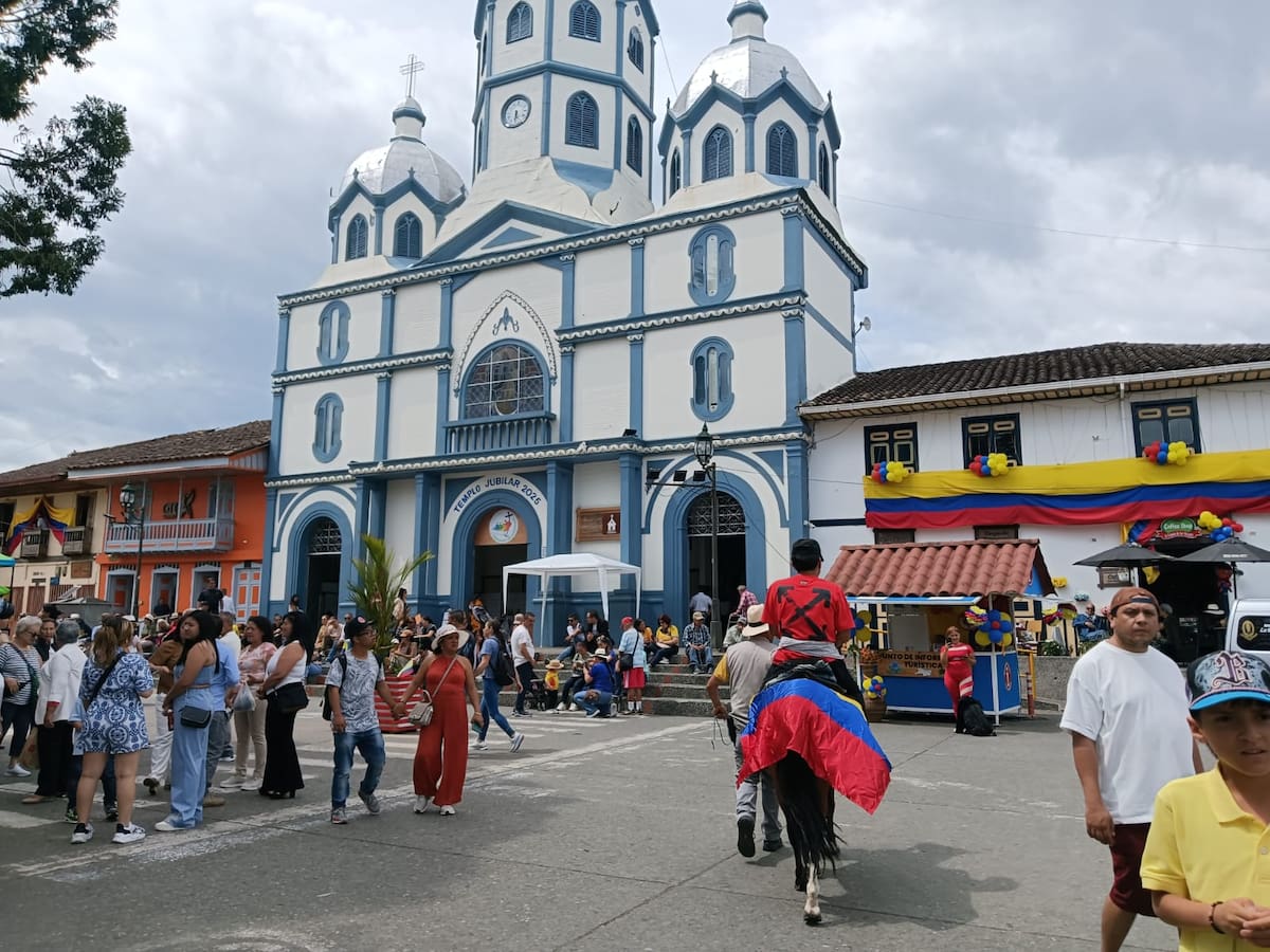 Pueblo de Filandia decidirá si quiere integrar el aérea metropolitana de Pereira: Senador Echeverri