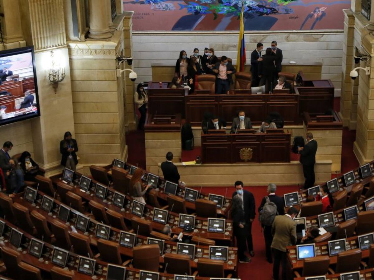 Comisiones Primeras aprobaron proyecto que reglamenta Región Metropolitana