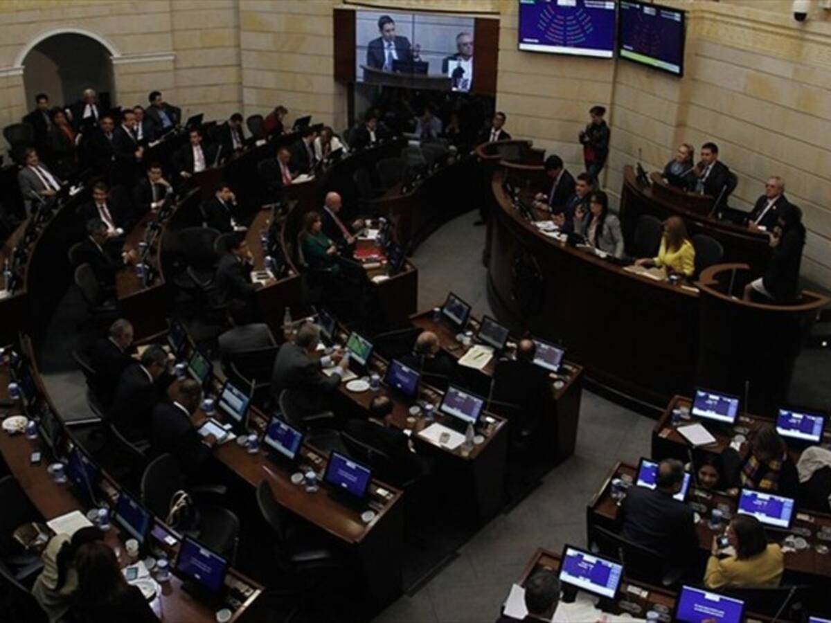 Prohibición del asbesto supera su primer debate