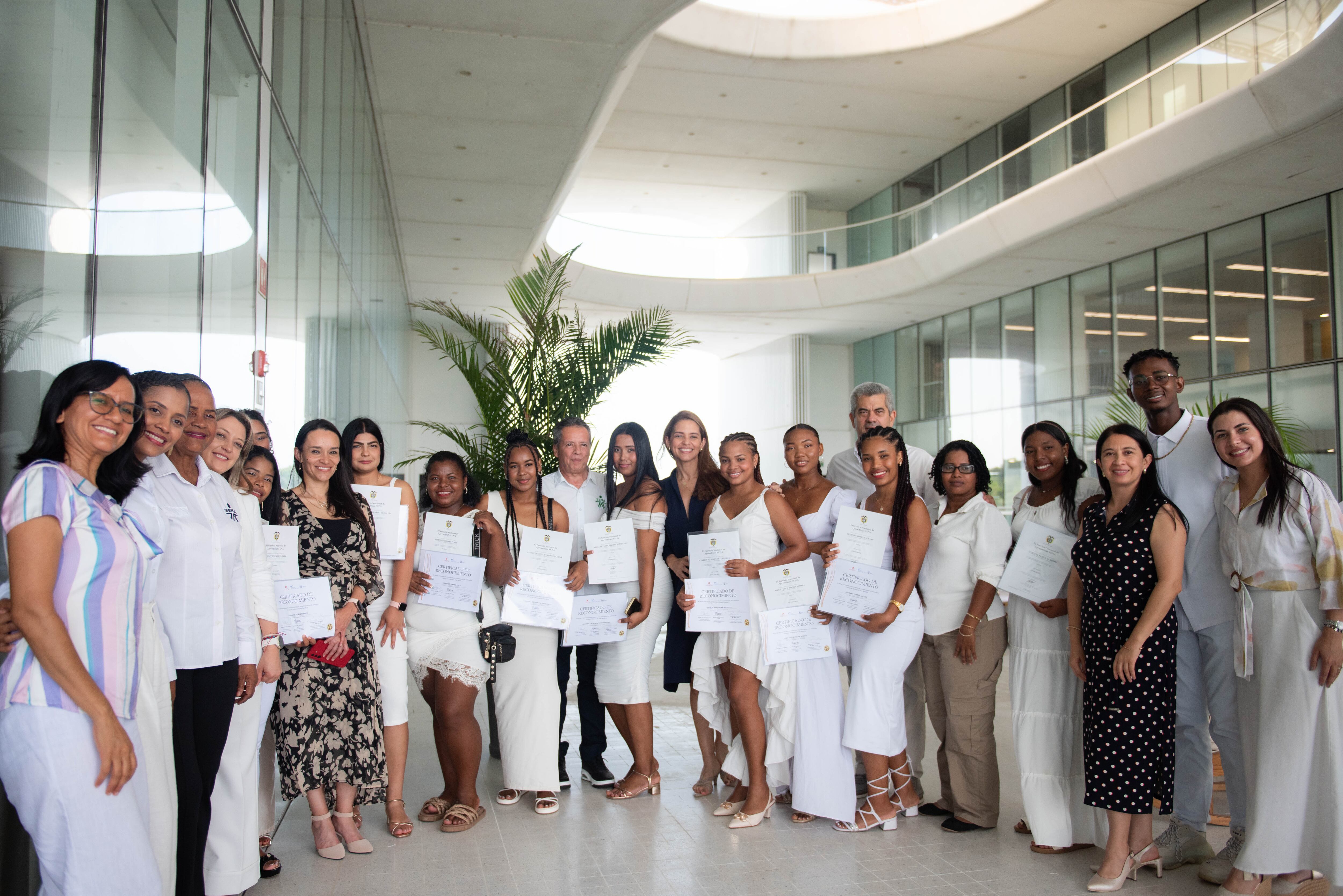 15 beneficiarios se gradúan como técnicos en auxiliar de enfermería