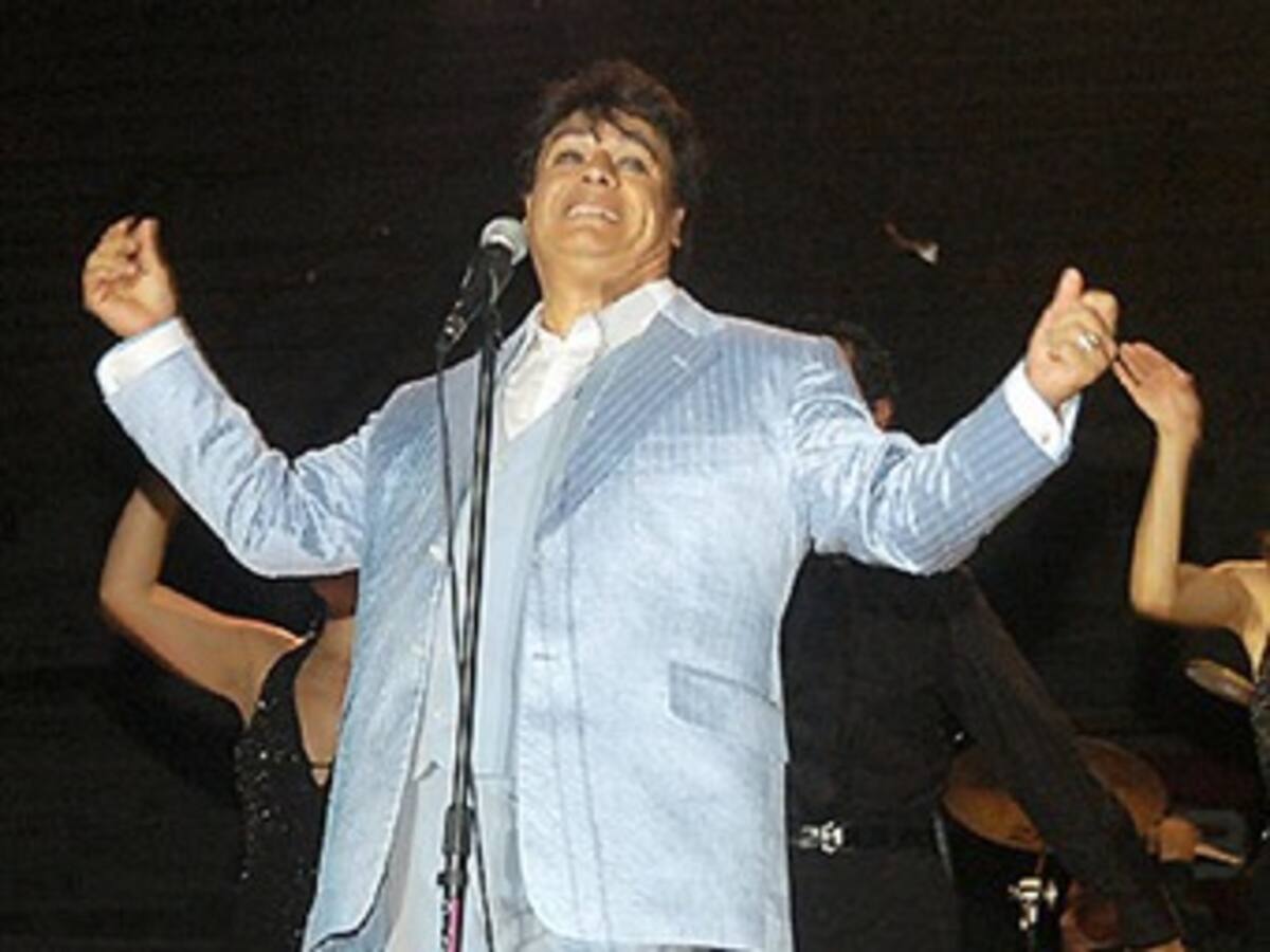 Juan Gabriel le cantó a Colombia